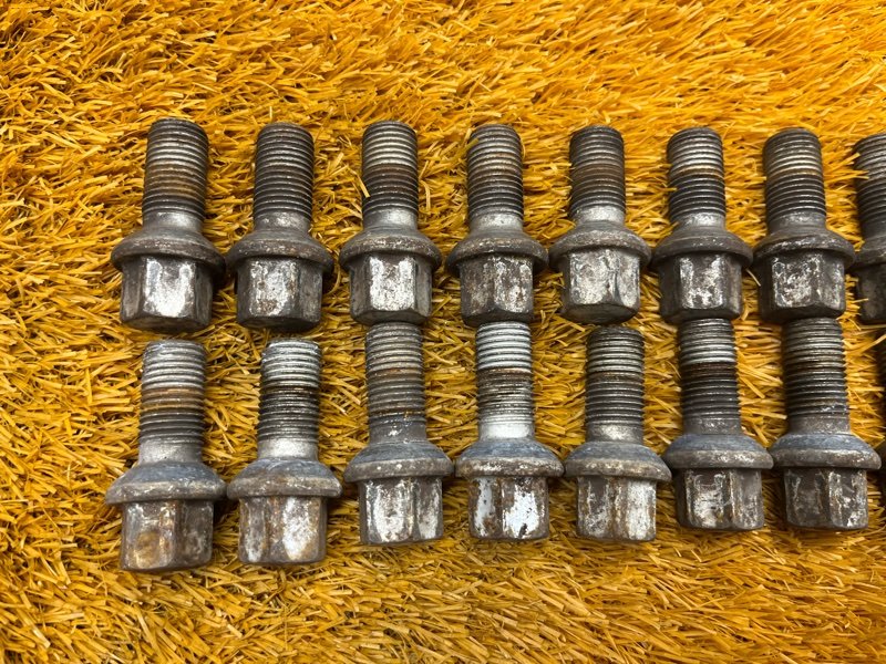 болт колесный, 2000 рублей, Красноярск