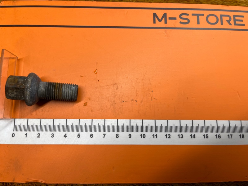 болт колесный, 2000 рублей, Красноярск