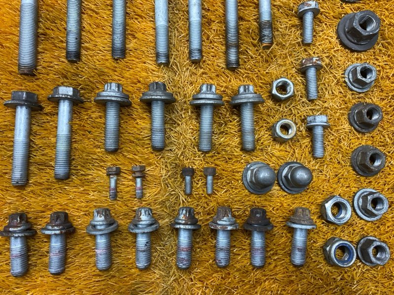 болты и гайки, 1000 рублей, Красноярск