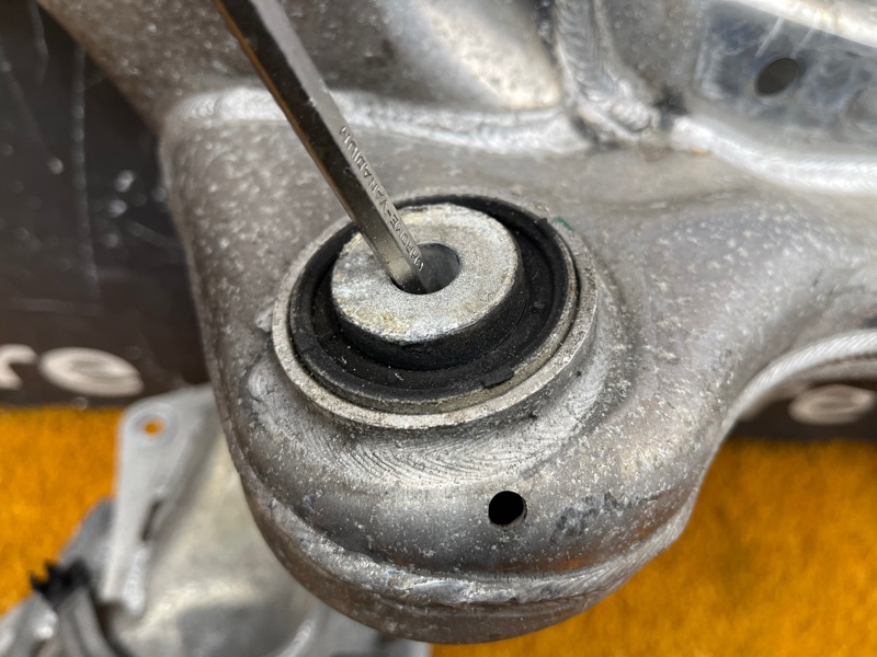 Балка поперечная (подрамник), 1800 рублей, Красноярск