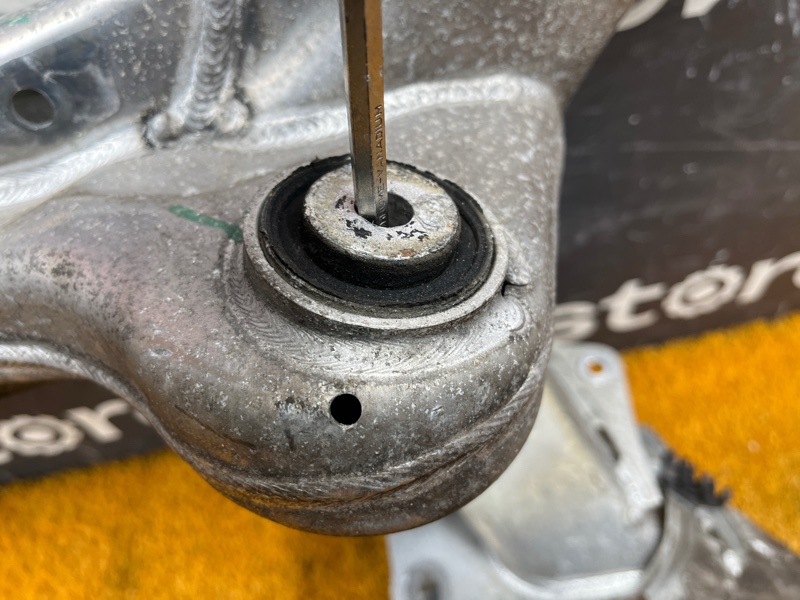 Балка поперечная (подрамник), 1800 рублей, Красноярск