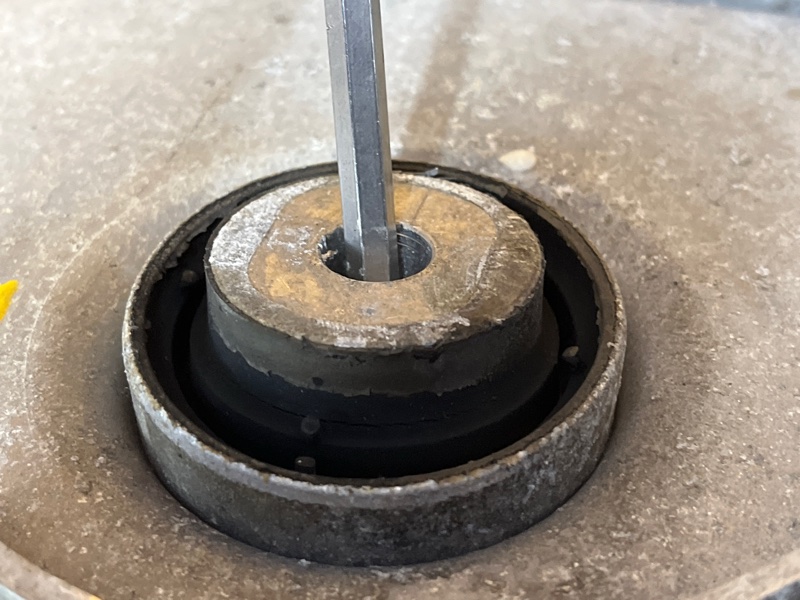 Балка поперечная (подрамник), 1800 рублей, Красноярск