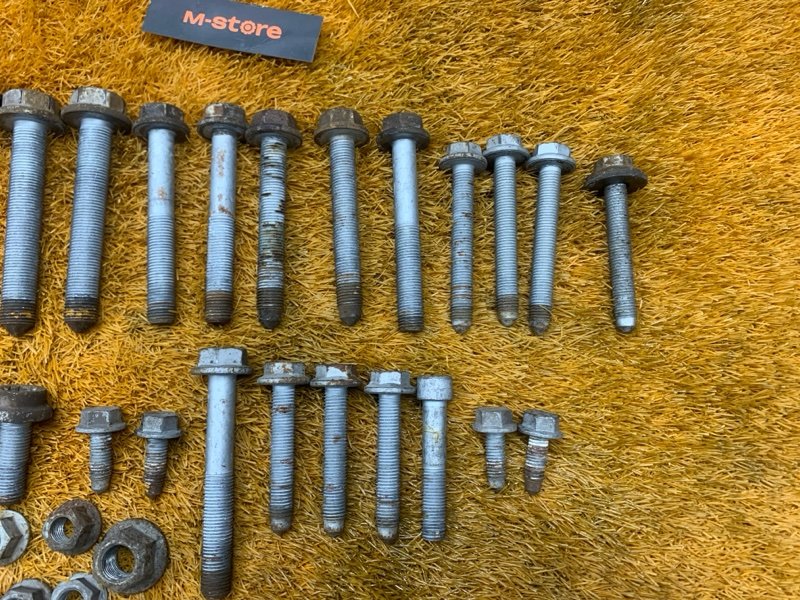 Болты и гайки задней подвески, 1000 рублей, Красноярск