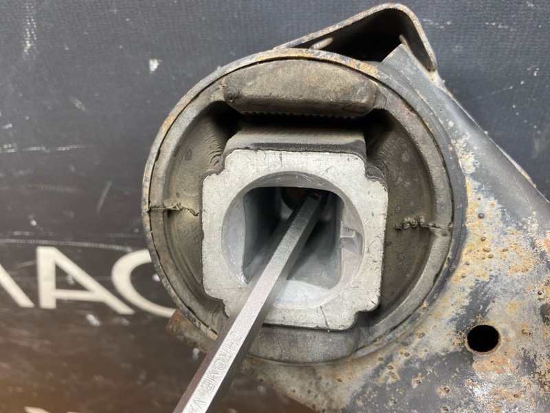 Балка поперечная (подрамник), 2500 рублей, Красноярск