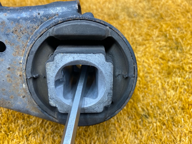 Балка поперечная (подрамник), 2500 рублей, Красноярск