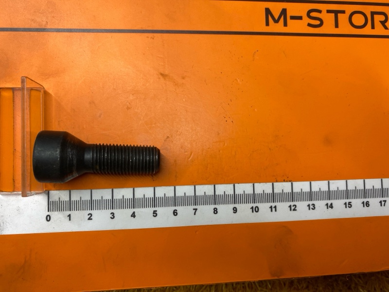 болт колесный(секретка), 2000 рублей, Красноярск