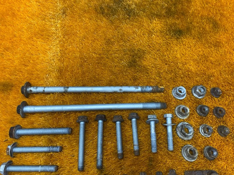 Болты и гайки задней подвески, 800 рублей, Красноярск