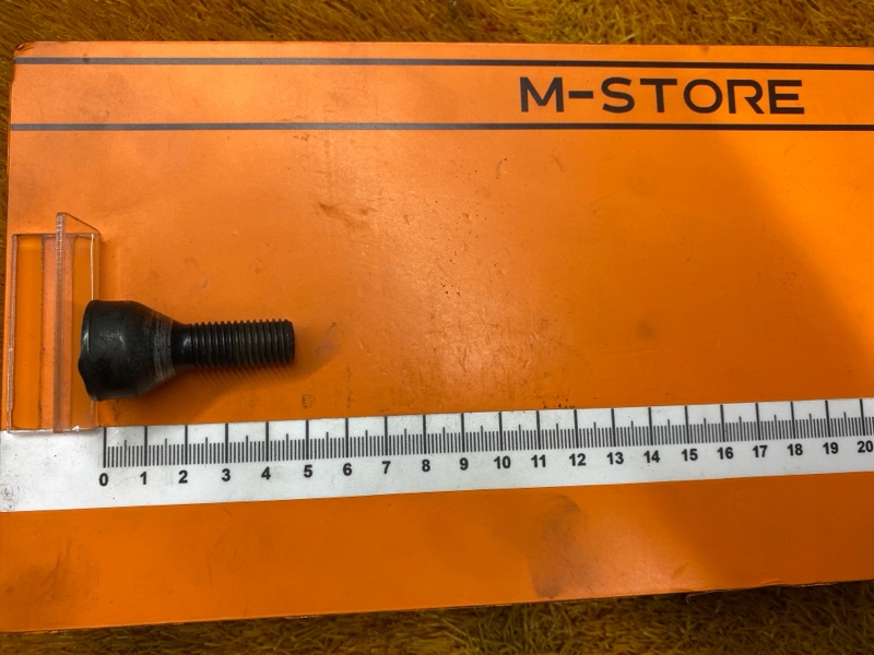 болт колесный(секретка), 2000 рублей, Красноярск