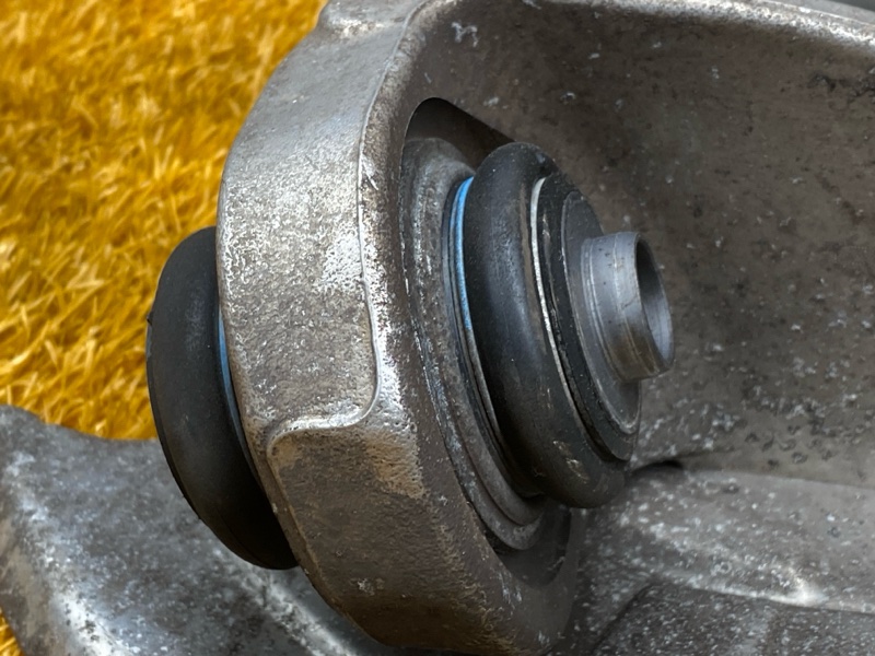 кулак поворотный, 1000 рублей, Красноярск