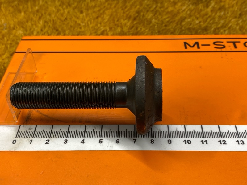 Болт привода, 100 рублей, Красноярск