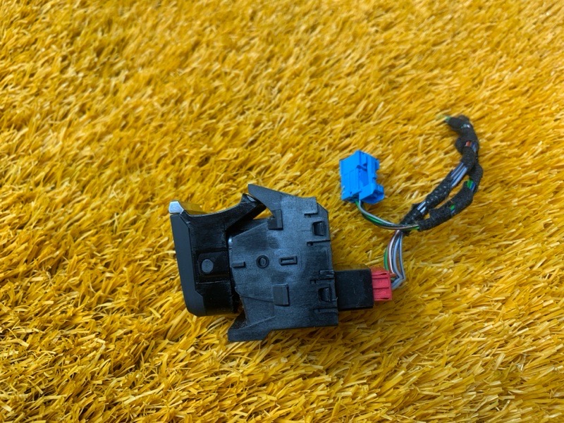 Кнопка стояночного тормоза, 2000 рублей, Красноярск