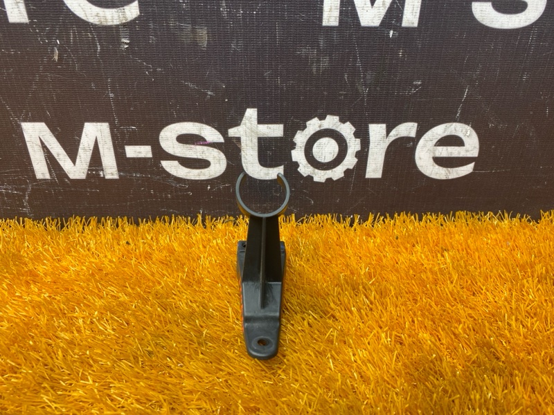 Кронштейн форсунки омывателя фары, 1500 рублей, Красноярск