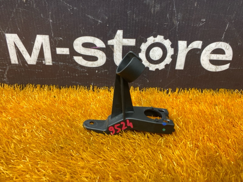 Кронштейн форсунки омывателя фары, 1500 рублей, Красноярск