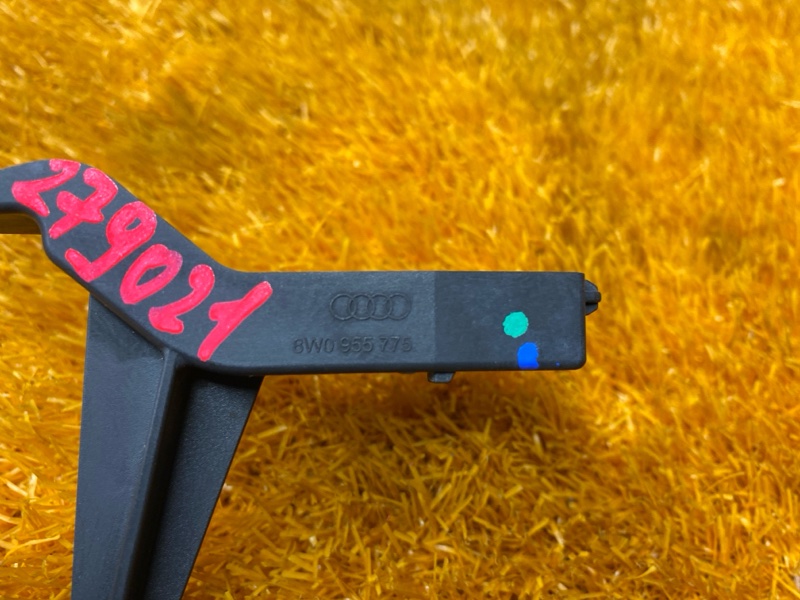 Кронштейн форсунки омывателя фары, 1500 рублей, Красноярск