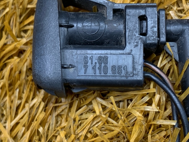 Форсунка омывателя фары, 1000 рублей, Красноярск