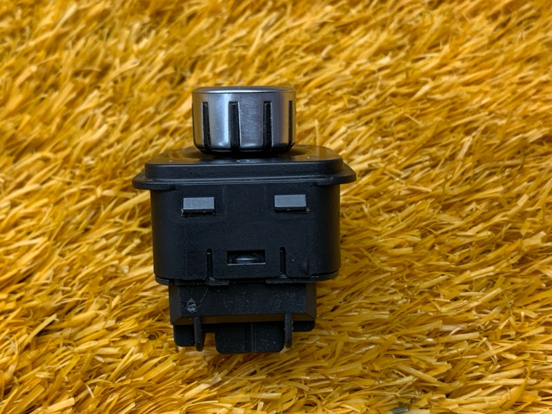 Кнопка регулировки зеркал, 1000 рублей, Красноярск