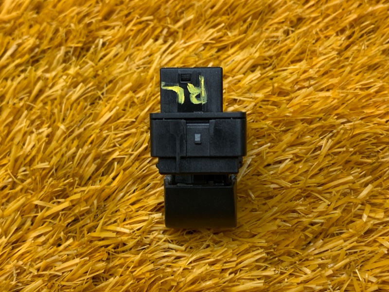 кнопка стеклоподъемника, 500 рублей, Красноярск