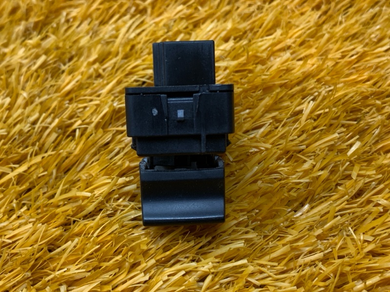 кнопка стеклоподъемника, 500 рублей, Красноярск