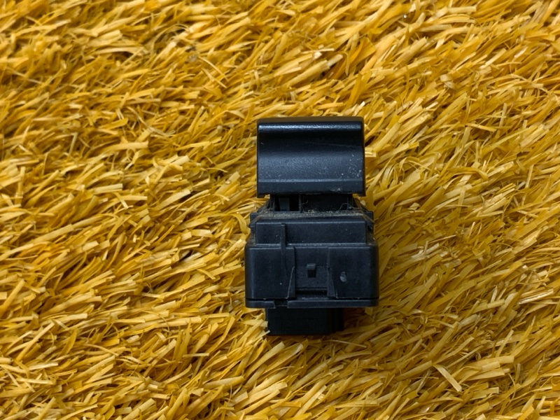 кнопка стеклоподъемника, 500 рублей, Красноярск