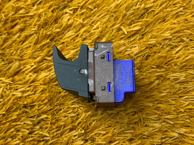 Кнопка открывания багажника, 800 рублей, Красноярск