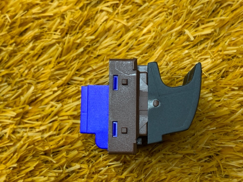 Кнопка открывания багажника, 800 рублей, Красноярск