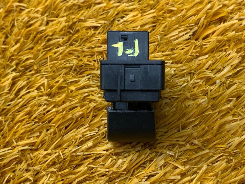 кнопка стеклоподъемника, 500 рублей, Красноярск