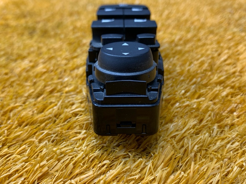 Блок управления стеклоподъемниками, 1000 рублей, Красноярск