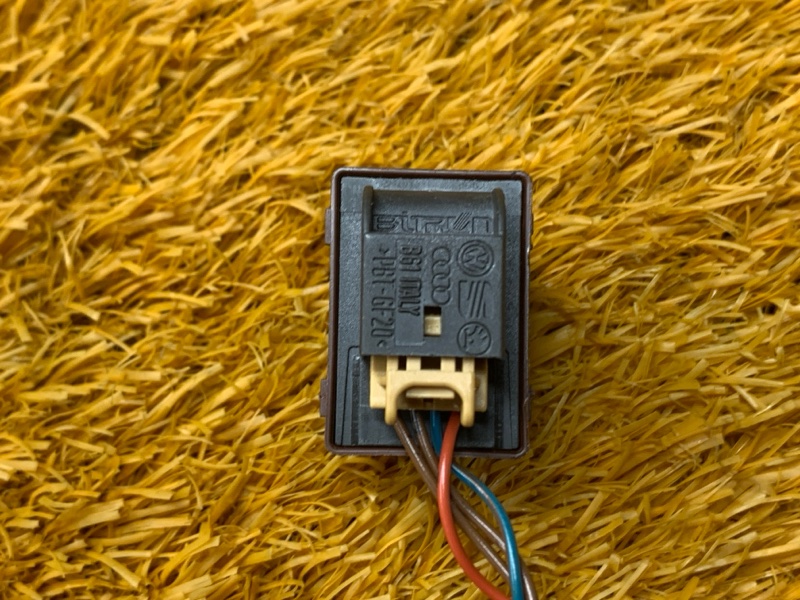 Кнопка открывания багажника, 350 рублей, Красноярск