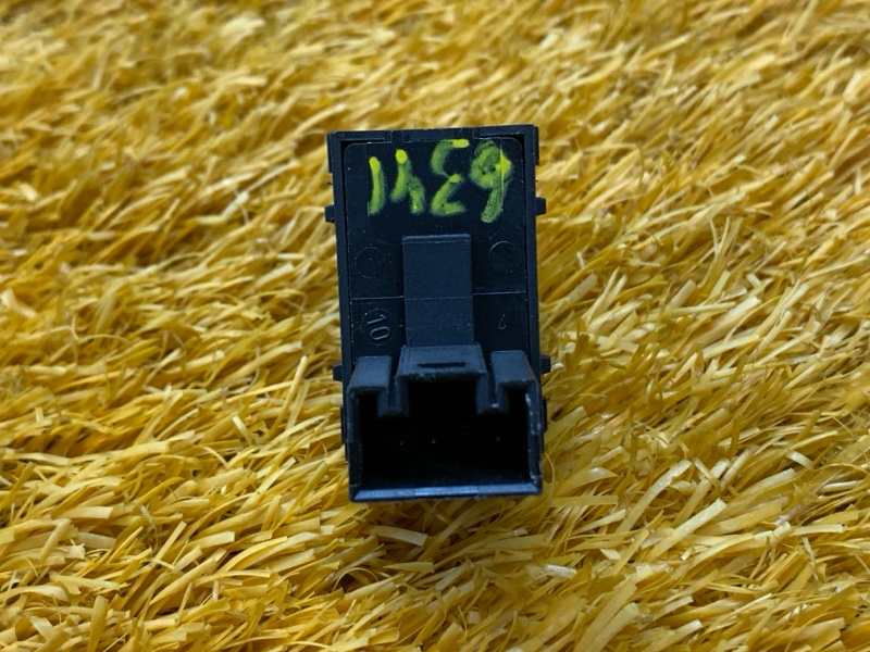 кнопка стеклоподъемника, 300 рублей, Красноярск