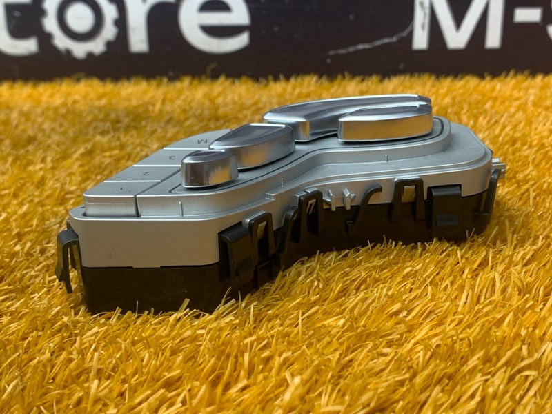 кнопка регулировки сиденья, 3000 рублей, Красноярск