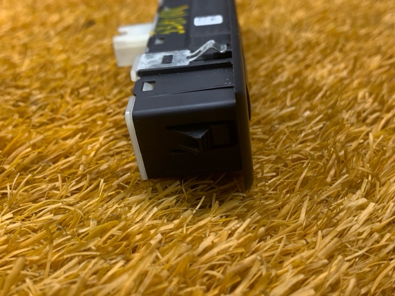 кнопка памяти сидений, 1500 рублей, Красноярск