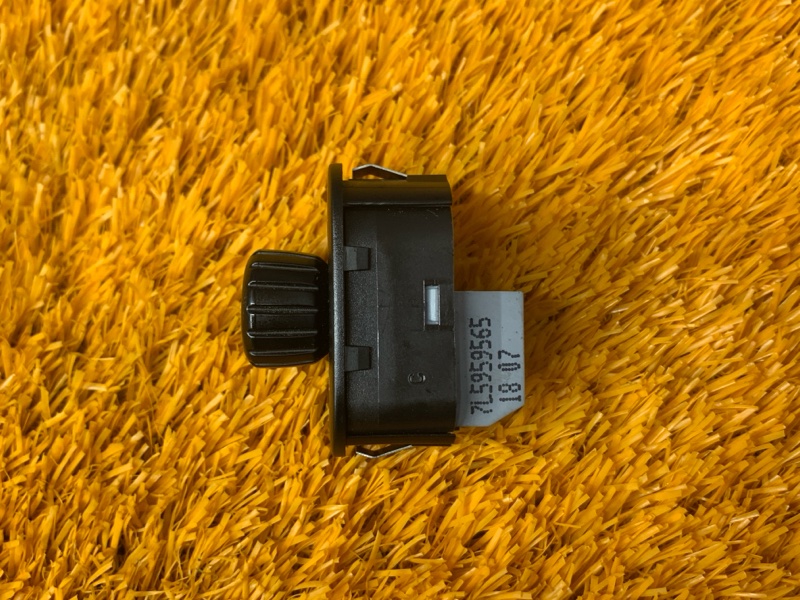 Кнопка регулировки зеркал, 500 рублей, Красноярск