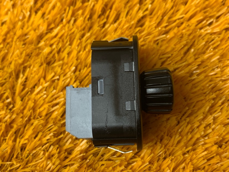 Кнопка регулировки зеркал, 500 рублей, Красноярск