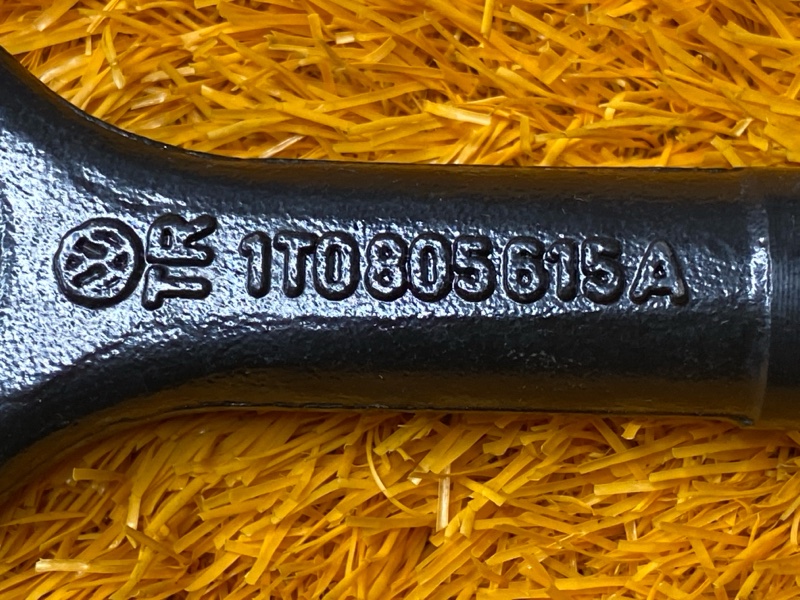 Крюк буксировочный, 1300 рублей, Красноярск