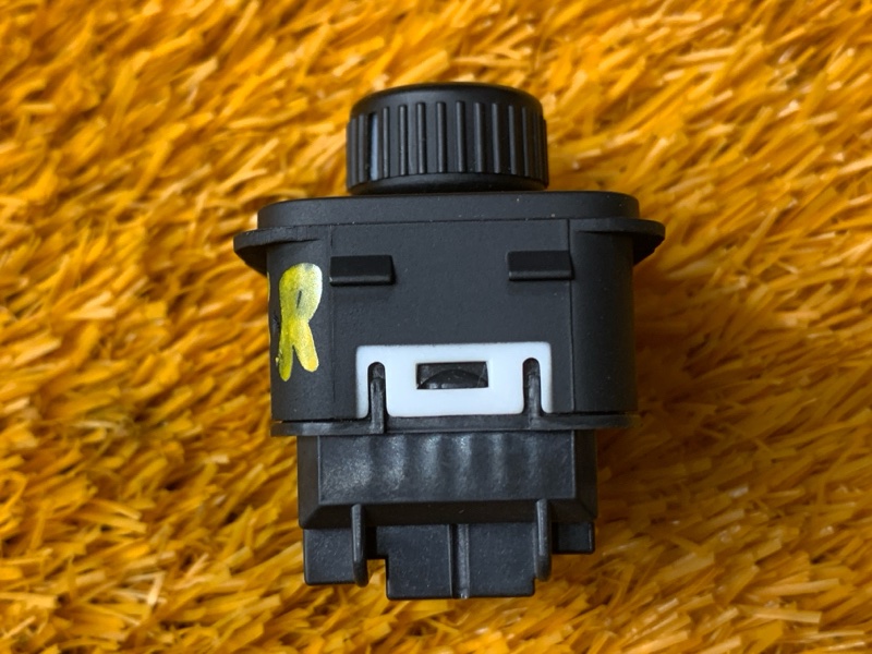 Кнопка регулировки зеркал, 500 рублей, Красноярск