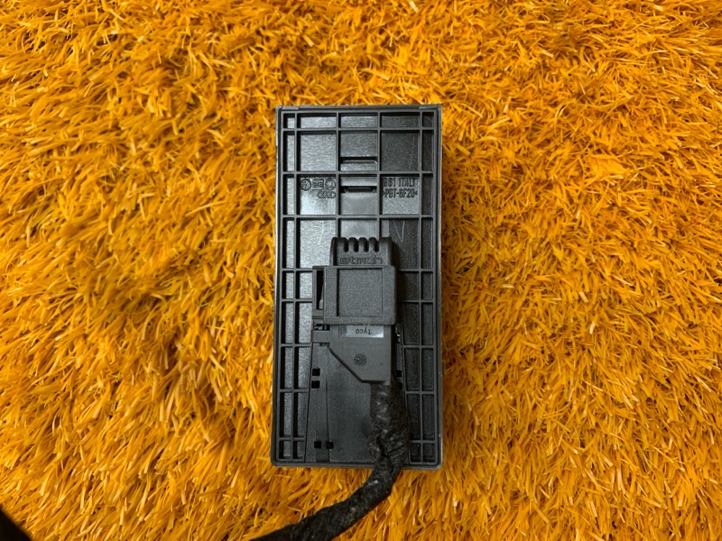 Блок управления стеклоподъемниками, 2000 рублей, Красноярск