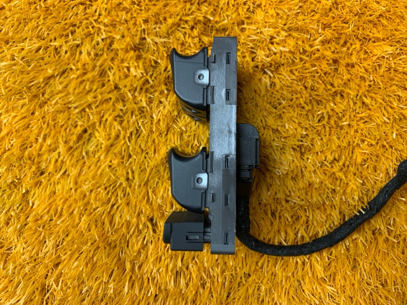 Блок управления стеклоподъемниками, 2000 рублей, Красноярск