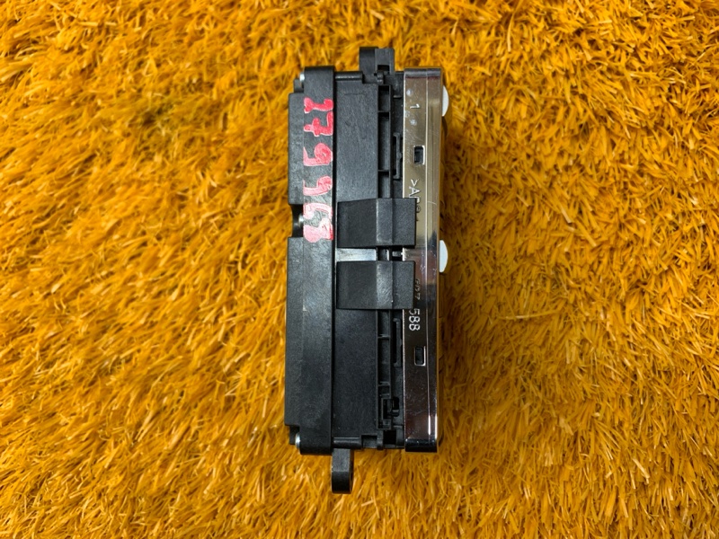 Блок управления стеклоподъемниками, 1000 рублей, Красноярск