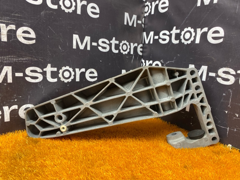 Кронштейн КПП, 500 рублей, Красноярск