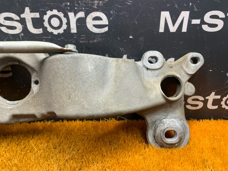 Кронштейн КПП, 2000 рублей, Красноярск