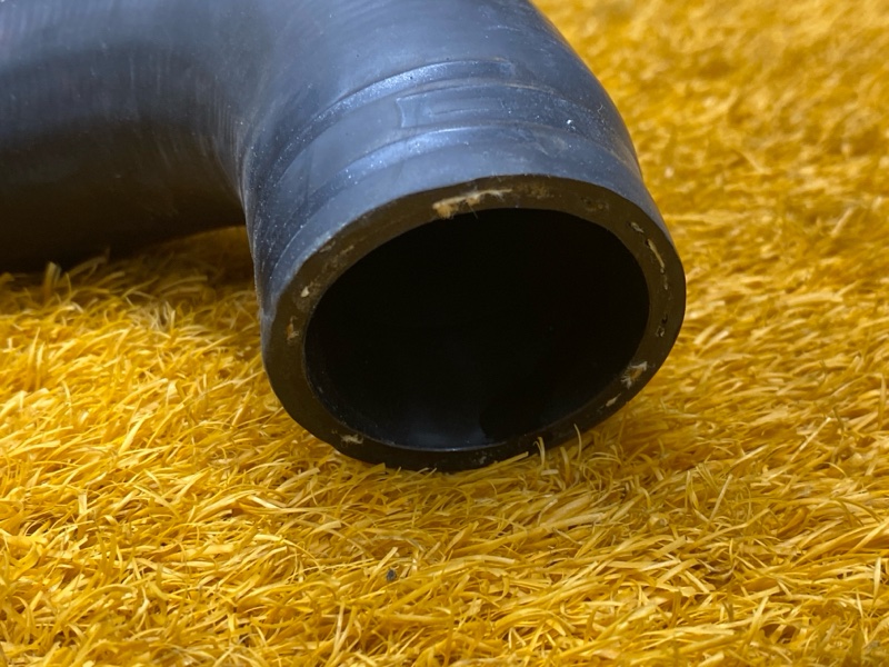 Патрубок системы охлаждения, 1000 рублей, Красноярск