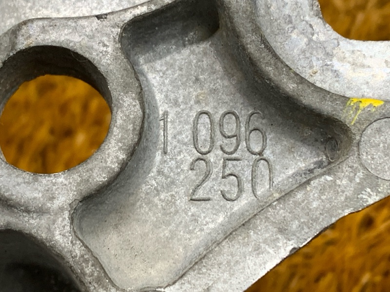 Кронштейн КПП, 1000 рублей, Красноярск