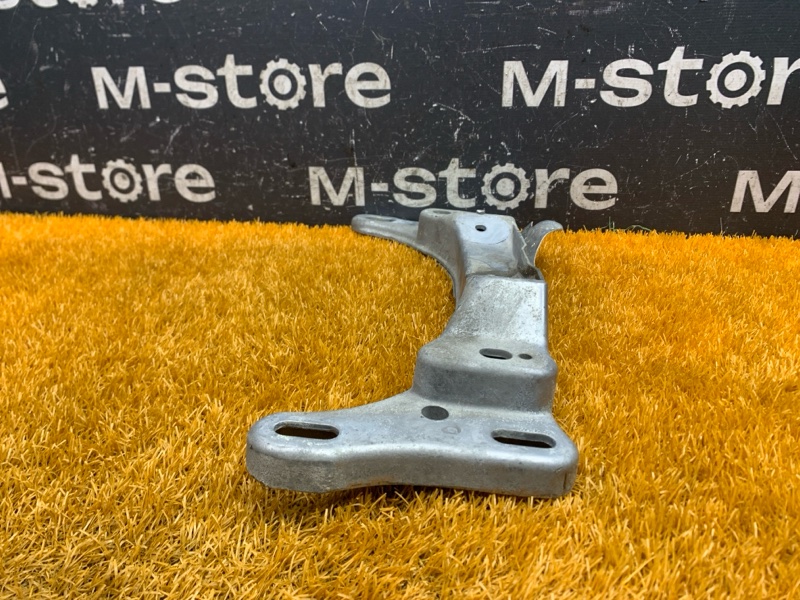 Кронштейн КПП, 1000 рублей, Красноярск