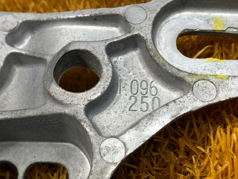 Кронштейн КПП, 1000 рублей, Красноярск