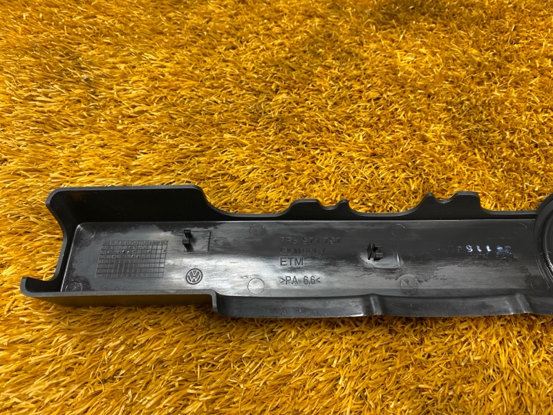 крышка двигателя, 1000 рублей, Красноярск