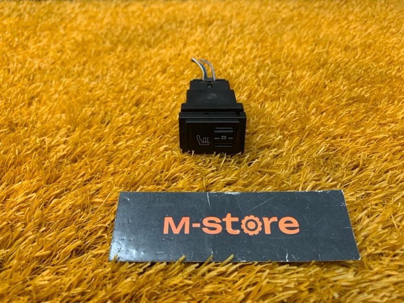 Кнопка подогрева сидений, 300 рублей, Красноярск