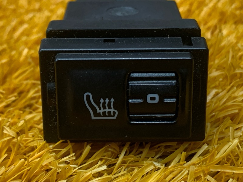 Кнопка подогрева сидений, 300 рублей, Красноярск