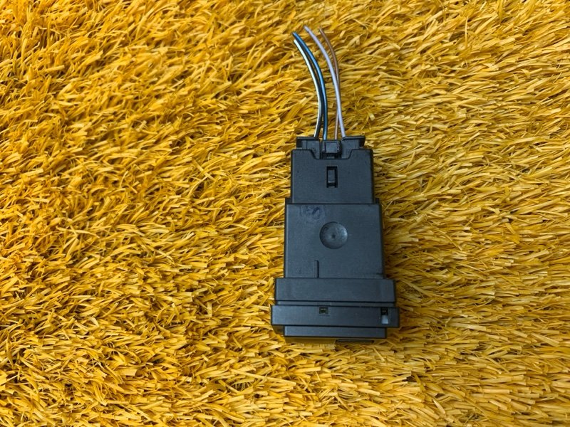 Кнопка подогрева сидений, 300 рублей, Красноярск