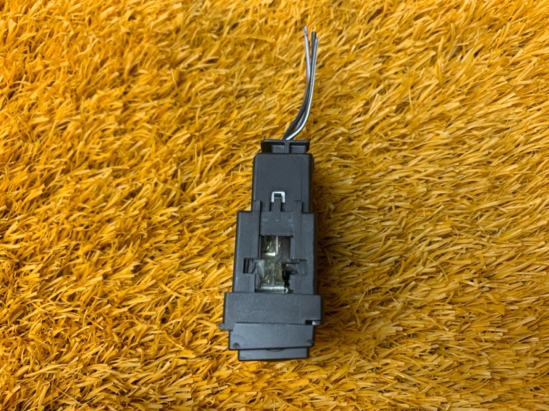 Кнопка подогрева сидений, 300 рублей, Красноярск