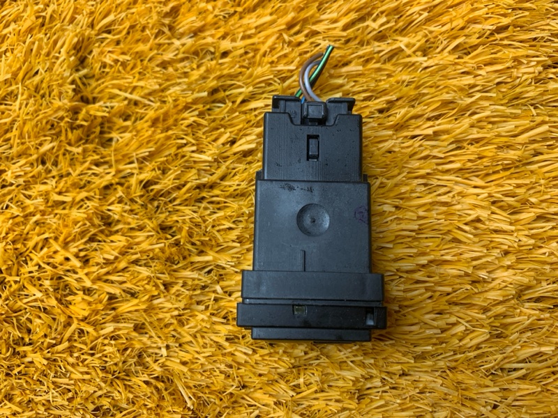 Кнопка подогрева сидений, 300 рублей, Красноярск